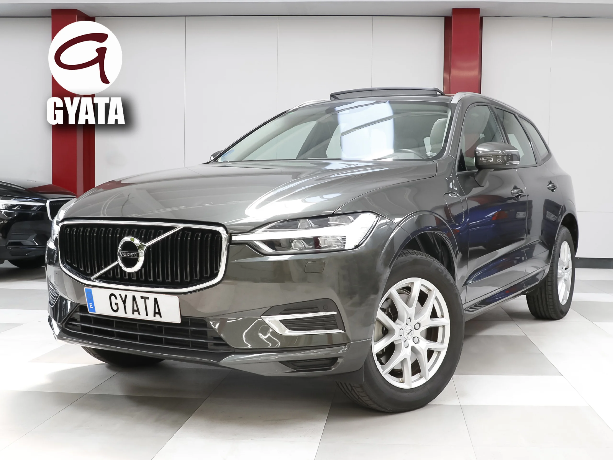 Volvo XC60 T8 Momentum AWD Auto 287 kW (390 CV) - Foto 1